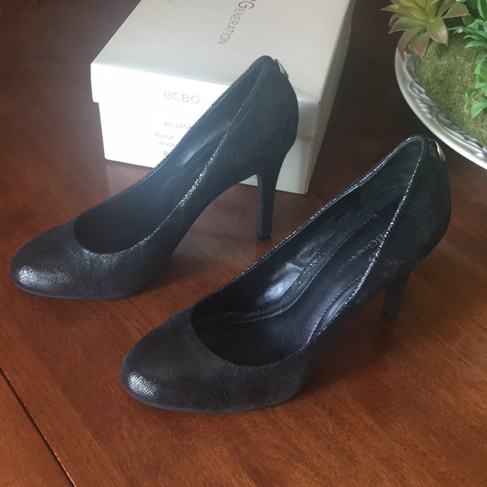 BCBGeneration black pumps sz 8.5